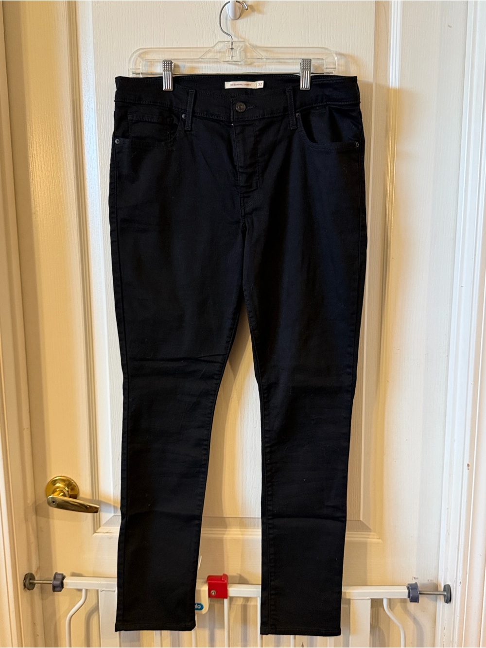 Levi Black Skinny Jeans - Slim Fit